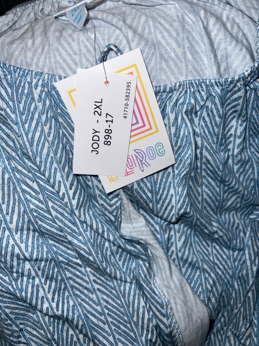LuLaRoe Blue and White Leaf Print Jody long sleeve 2XL